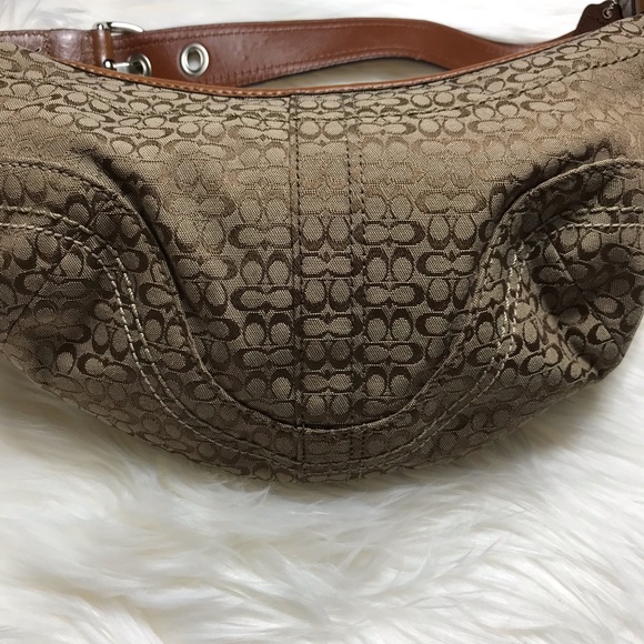 COACH- Signature Logo Hobo - Picture 4 of 7